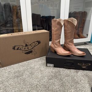 NEW Freebird Woodland Boots Size 8.